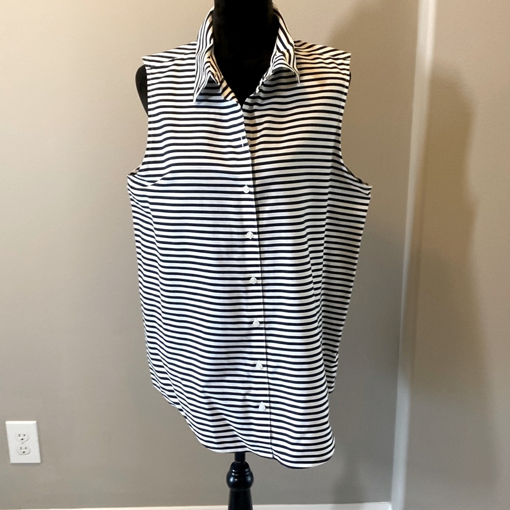 Chico's sleeveless striped top. Never worn. Size 3 (16). Black and white stripe.